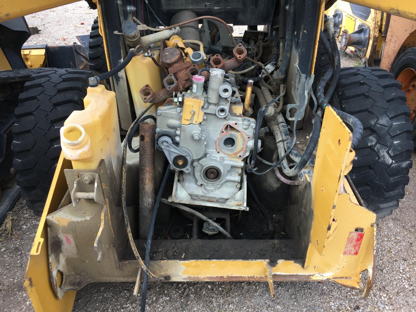 ./imagenes/INVOICE/2019/15720/MINICARGADOR JOHN DEERE 325 PARA PARTES (3).JPG